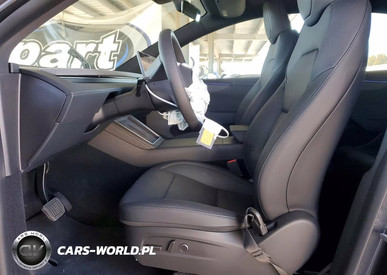 2026 Tesla Model Y VIN:7SAYGDED6TF583409 - 7