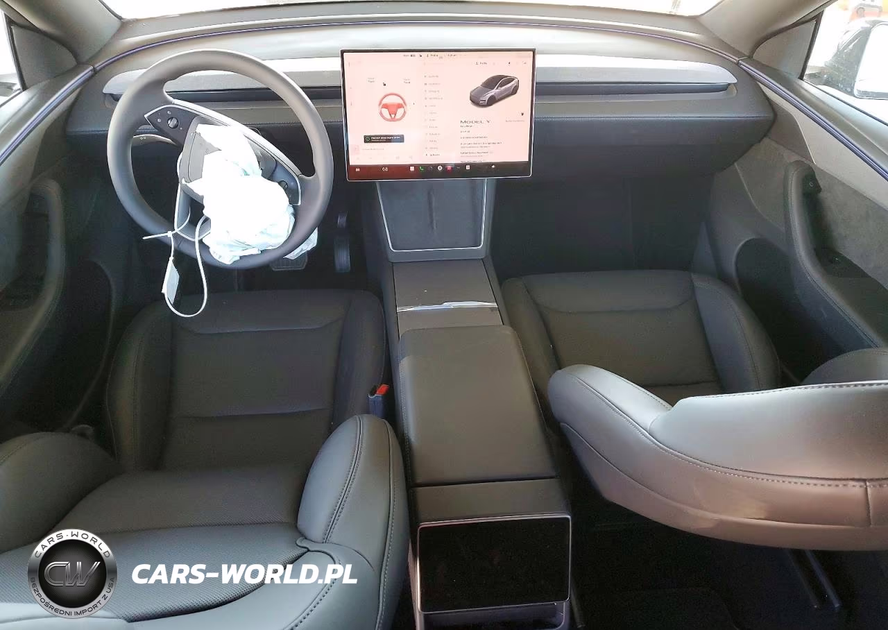2026 Tesla Model Y VIN:7SAYGDED6TF583409 - 8