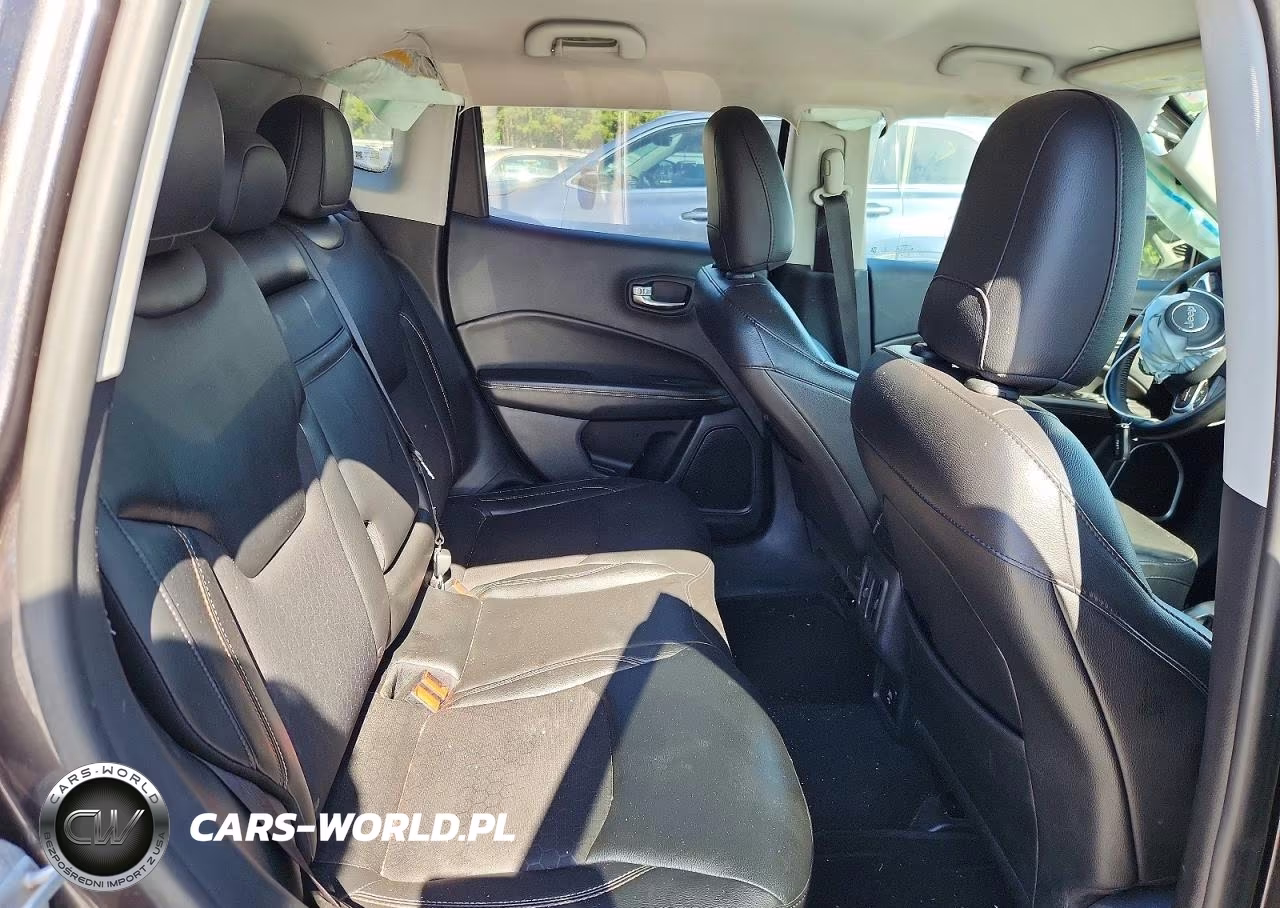2018 Jeep Compass Latitude VIN:3C4NJDBB1JT481714 - 10