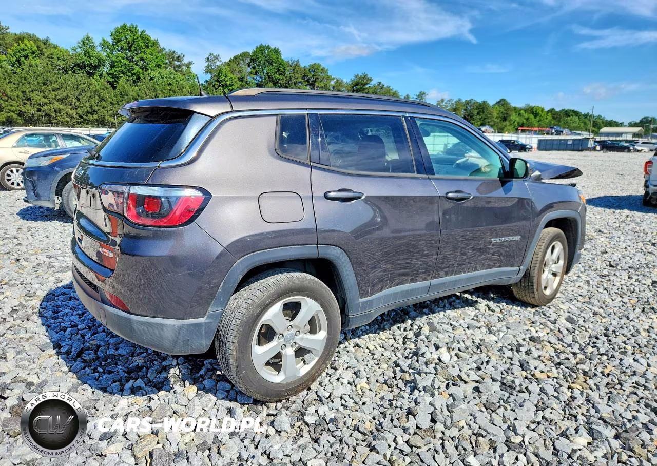 2018 Jeep Compass Latitude VIN:3C4NJDBB1JT481714 - 3