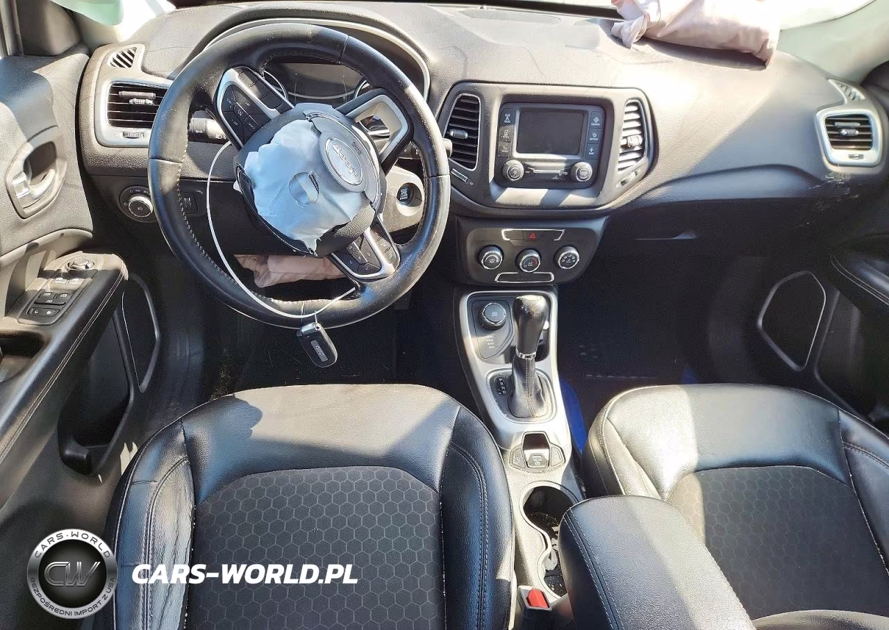 2018 Jeep Compass Latitude VIN:3C4NJDBB1JT481714 - 8