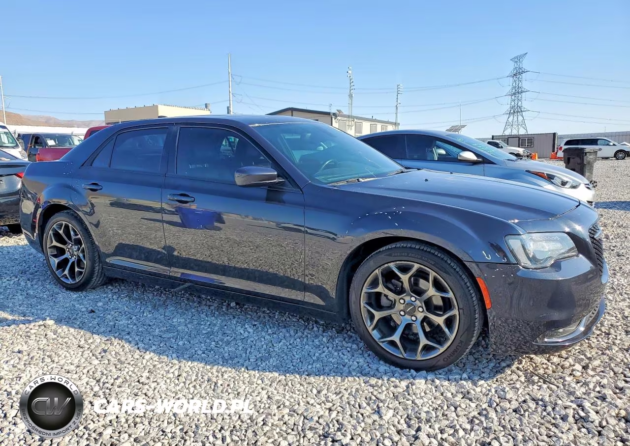2016 Chrysler 300 S VIN:2C3CCABG3GH243817 - 4
