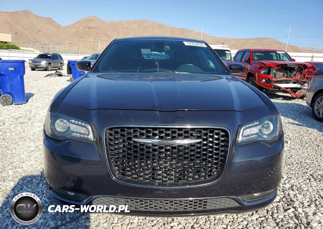2016 Chrysler 300 S VIN:2C3CCABG3GH243817 - 5