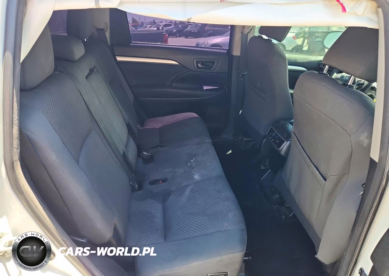 2018 Toyota Highlander Le VIN:5TDZZRFH9JS251239 - 10