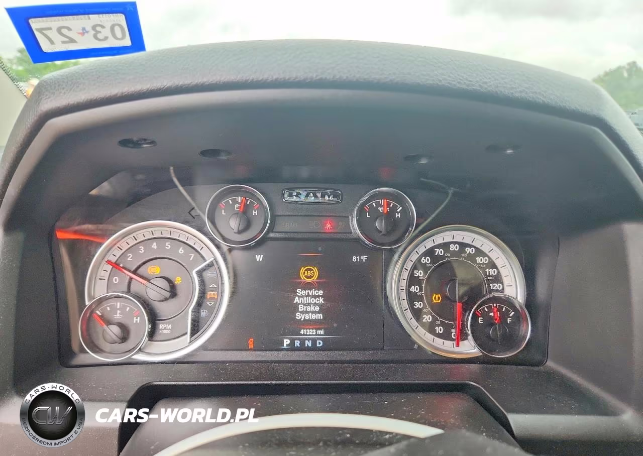2022 Ram 1500 Classic Tradesman VIN:3C6JR6ATXNG279697 - 9