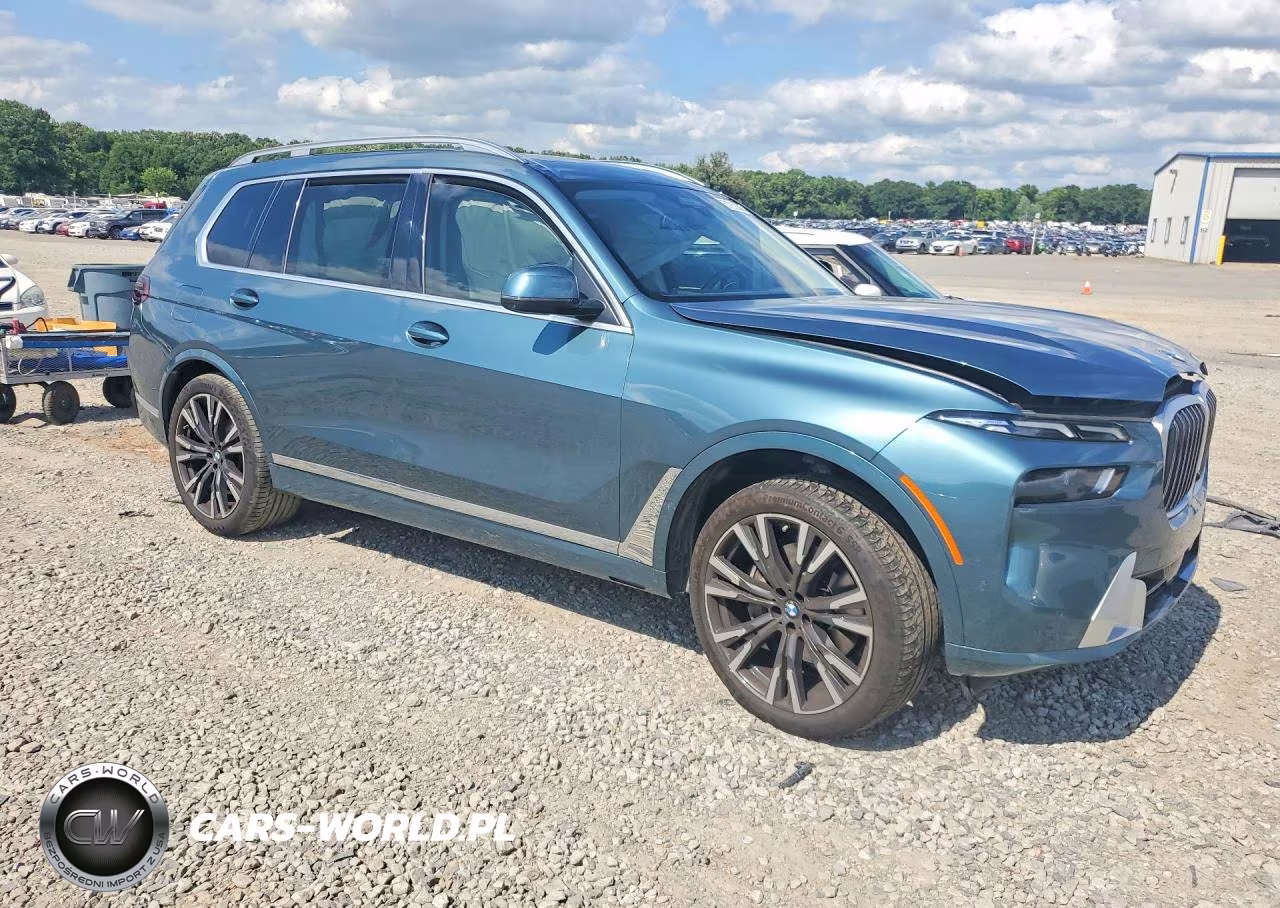 2023 BMW X7 xDrive40I VIN:5UX23EM01P9R09411 - 4