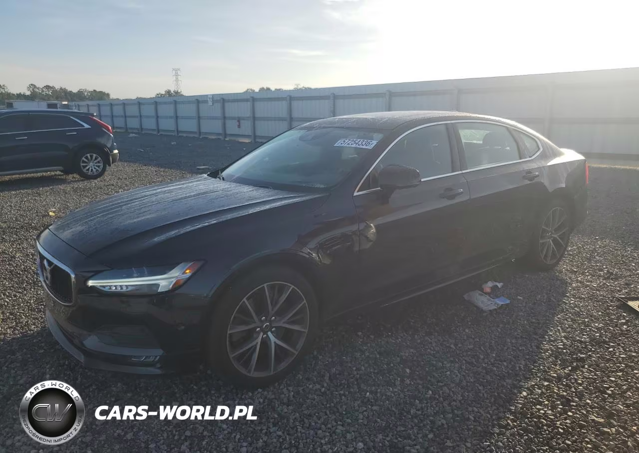 2019 Volvo S90 T6 Momentum