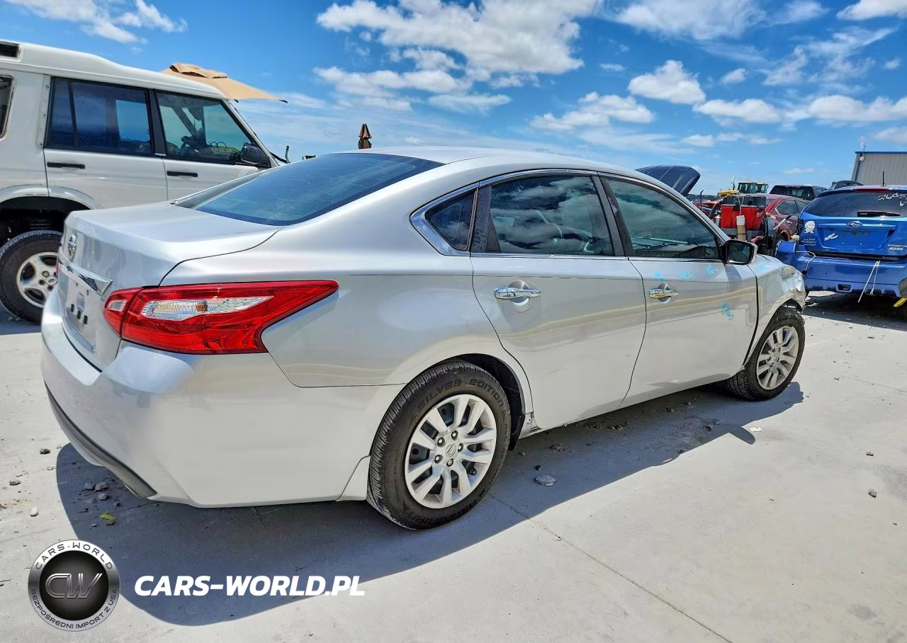2017 Nissan Altima 2.5 S VIN:1N4AL3AP2HN326797 - 3