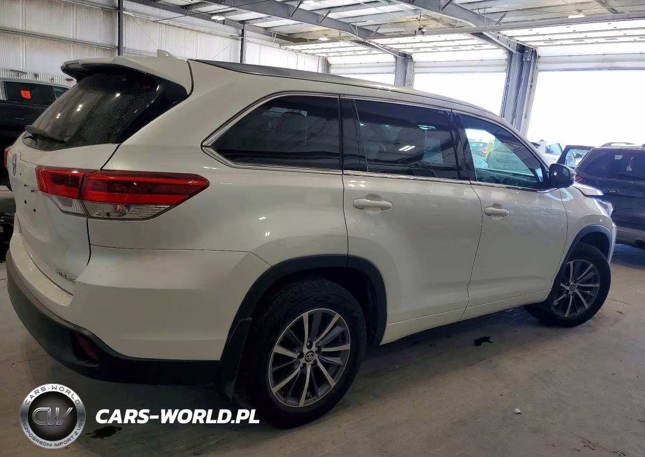 2017 Toyota Highlander Xle VIN:5TDJZRFH1HS519305 - 3