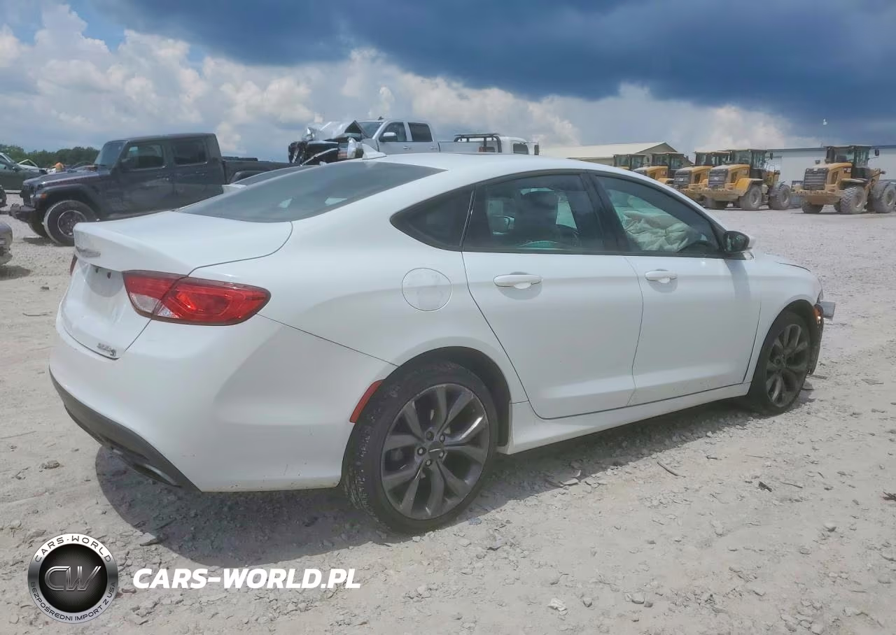 2015 Chrysler 200 S VIN:1C3CCCBB2FN532676 - 3