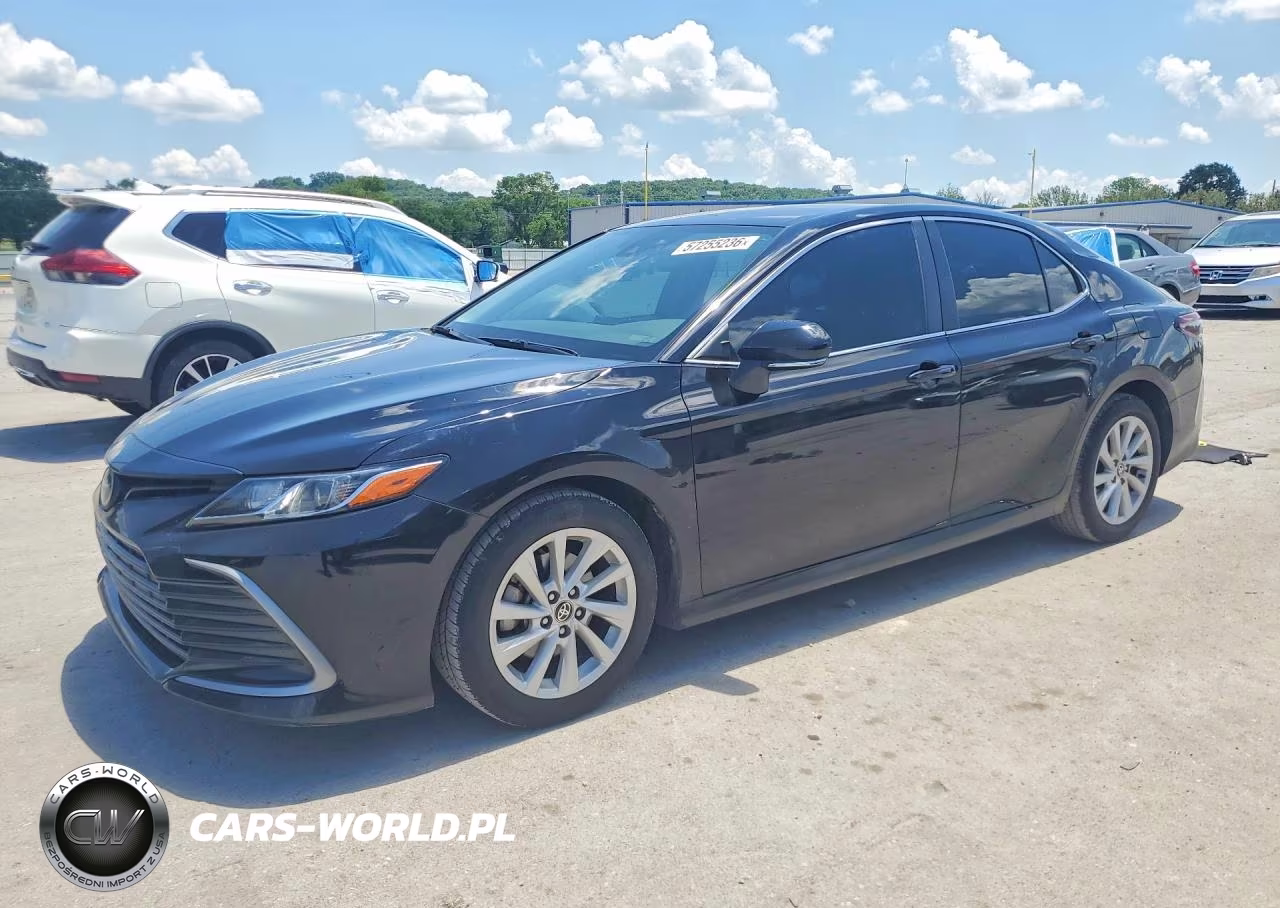 2021 Toyota Camry Le – zdjęcie 1 z 12