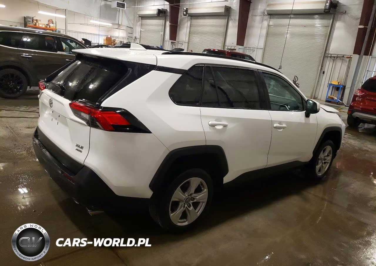 2020 Toyota Rav4 Xle VIN:2T3P1RFV9LC127964 - 3