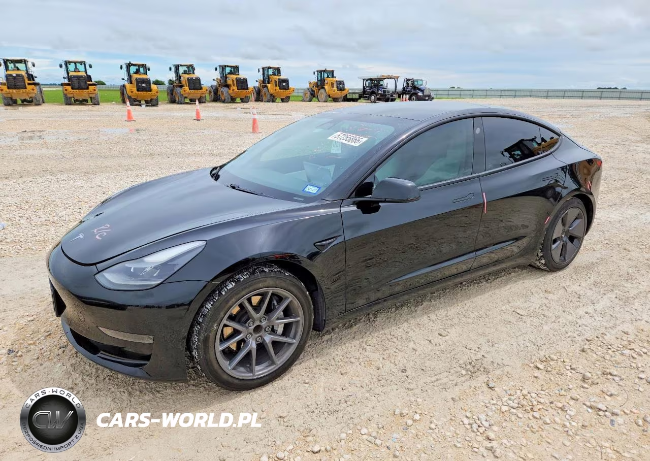 2021 Tesla Model 3 – zdjęcie 1 z 13