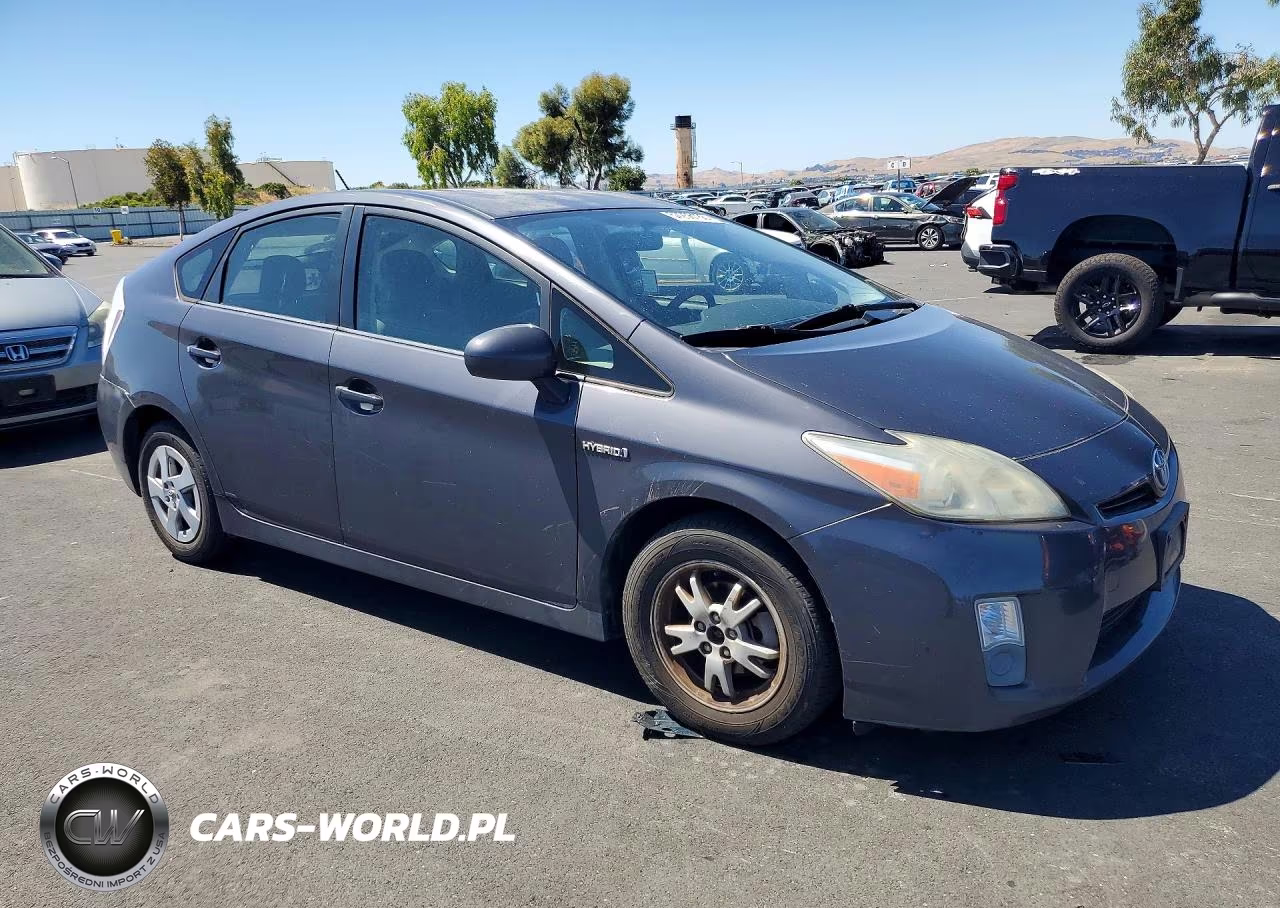 2011 Toyota Prius Two VIN:JTDKN3DU2B1364734 - 4