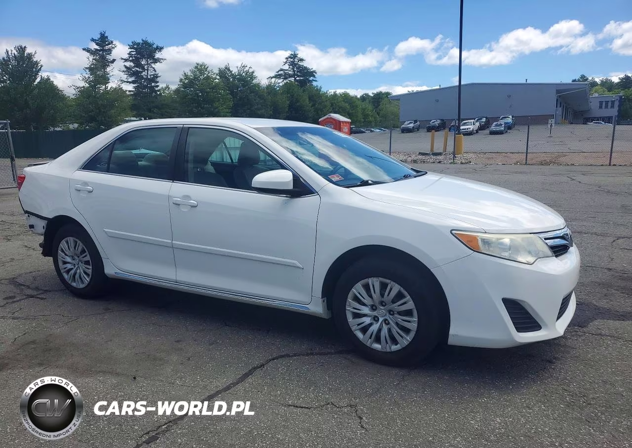 2014 Toyota Camry Le VIN:4T4BF1FK5ER388401 - 4