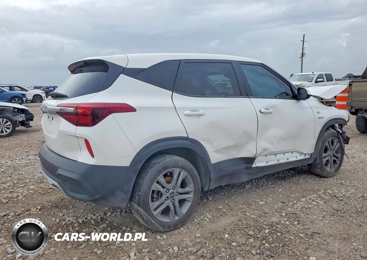 2023 Kia Seltos Lx VIN:KNDEPCAAXP7456681 - 3