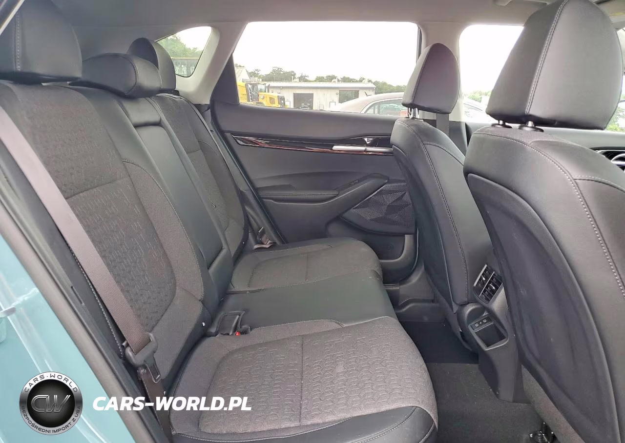 2025 Kia Seltos S VIN:KNDEUCAA6S7762276 - 11