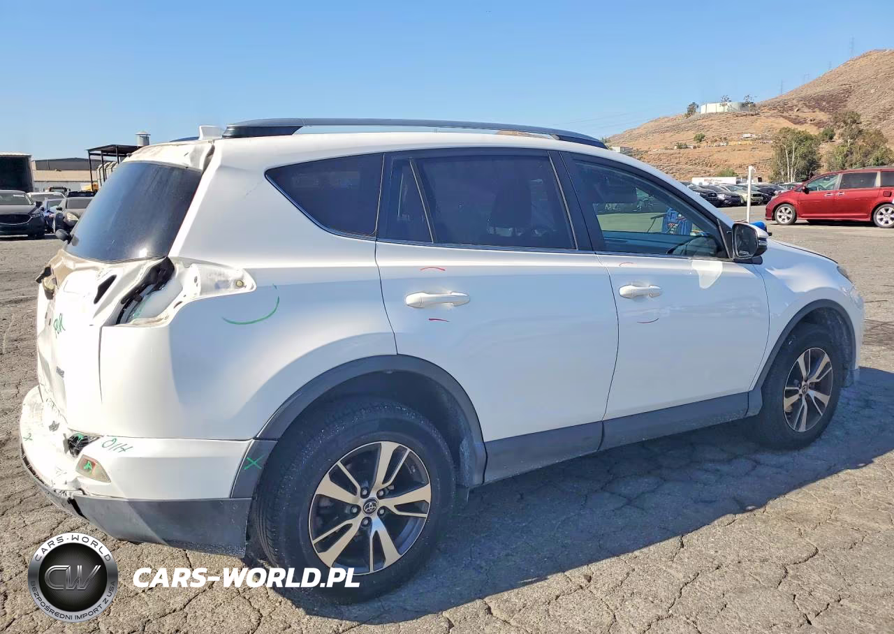 2018 Toyota Rav4 Xle VIN:JTMWFREV0JJ197376 - 3