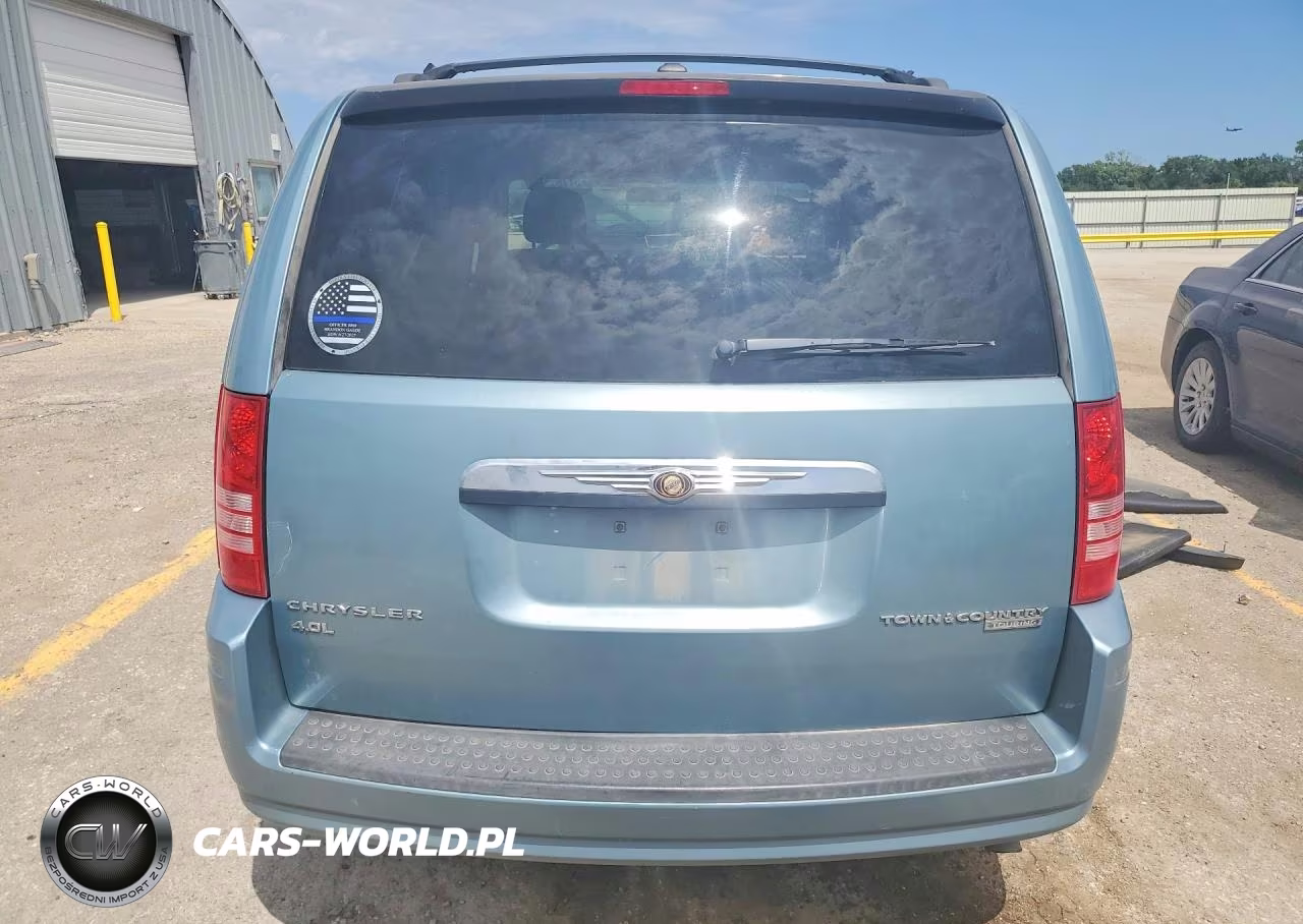 2010 Chrysler Town & Country Touring VIN:2A4RR5DX8AR353301 - 6