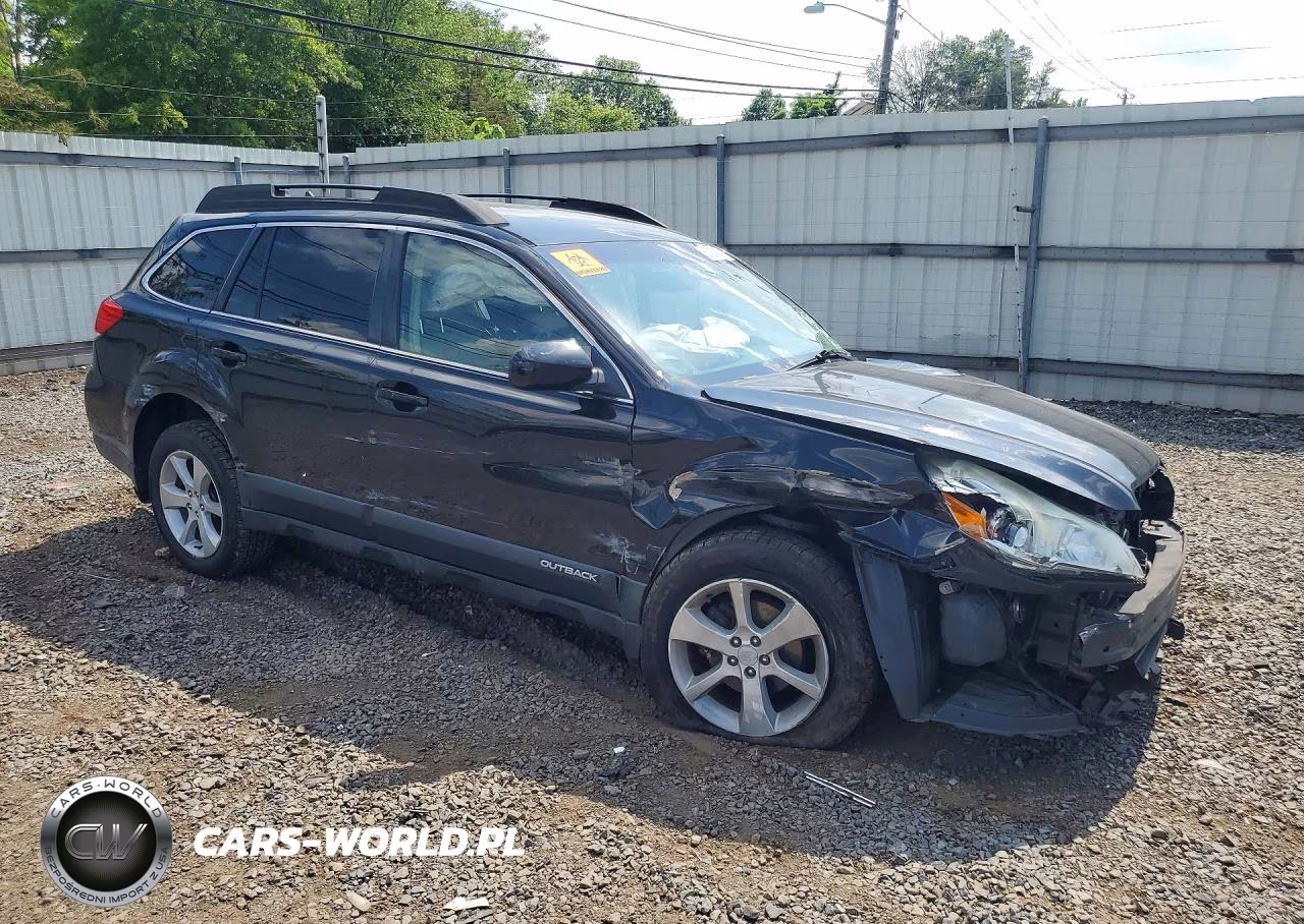 2014 Subaru Outback 2.5I Premium VIN:4S4BRBCC4E3324490 - 4