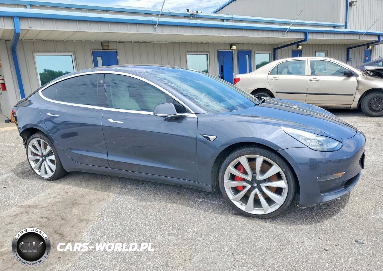 2018 Tesla Model 3 VIN:5YJ3E1EB4JF079321 - 4