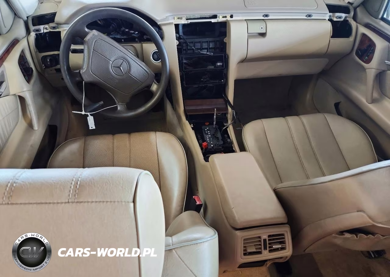 1999 Mercedes-Benz E 320 VIN:WDBJF65H3XA925766 - 8