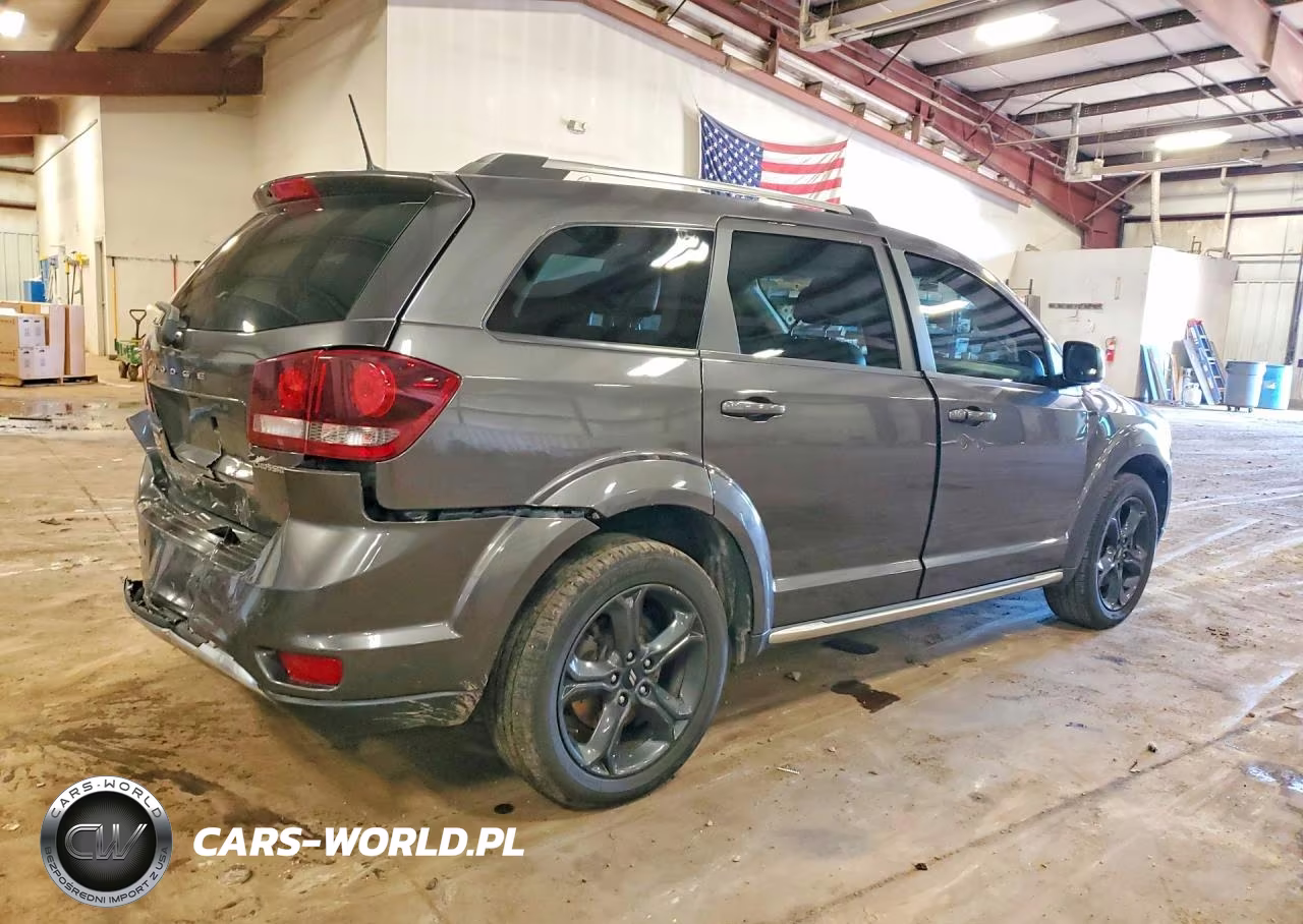 2020 Dodge Journey Crossroad VIN:3C4PDCGB2LT272634 - 3