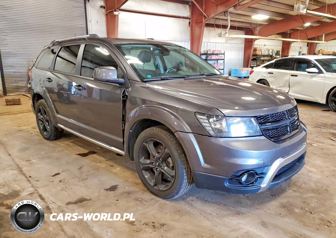 2020 Dodge Journey Crossroad VIN:3C4PDCGB2LT272634 - 4