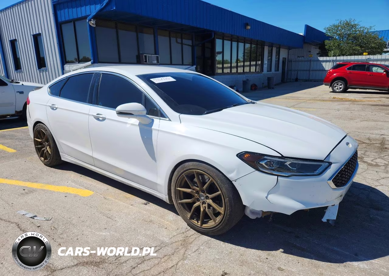 2018 Ford Fusion Sport VIN:3FA6P0VP6JR271115 - 4
