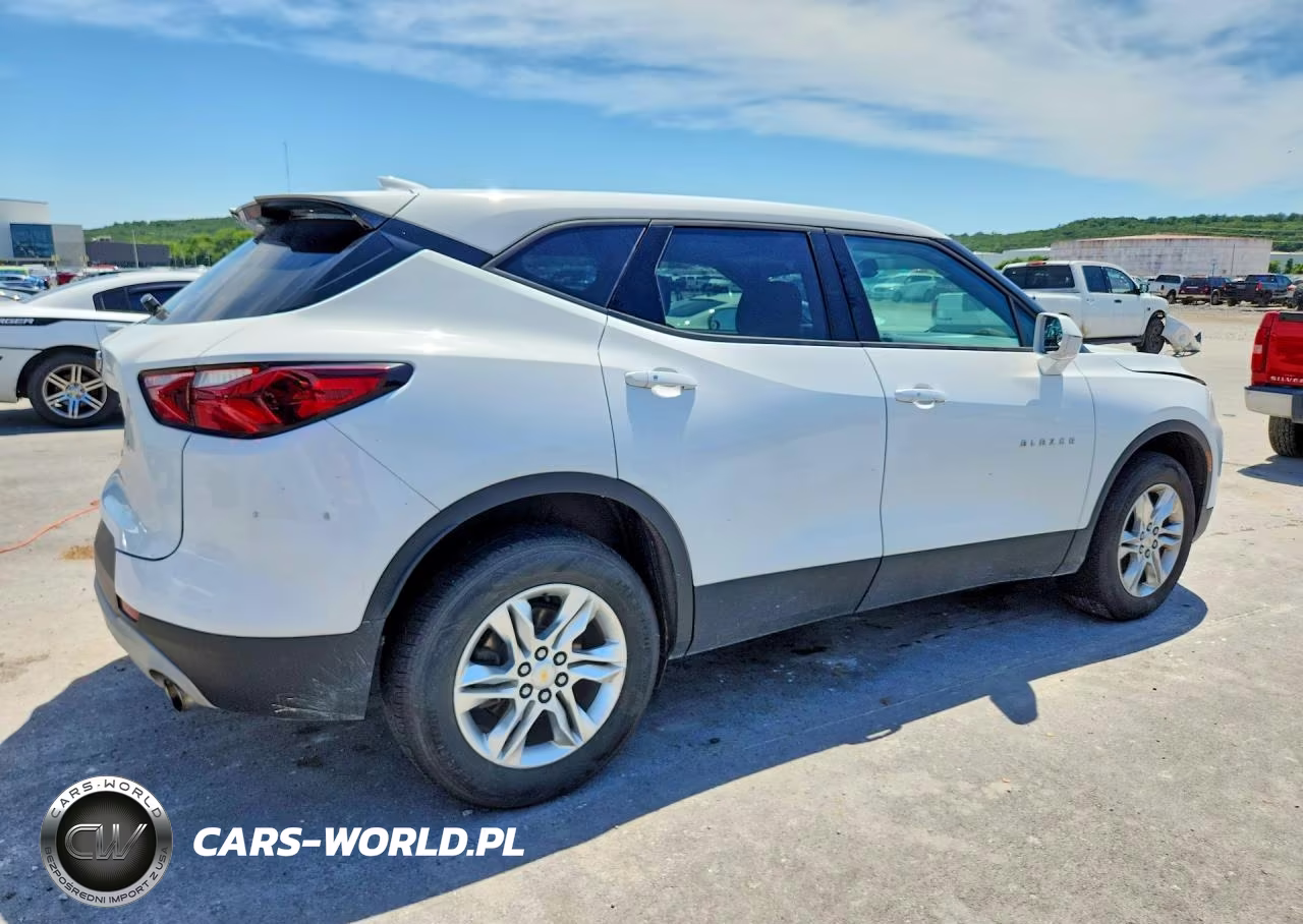 2019 Chevrolet Blazer 1Lt VIN:3GNKBBRAXKS694211 - 3