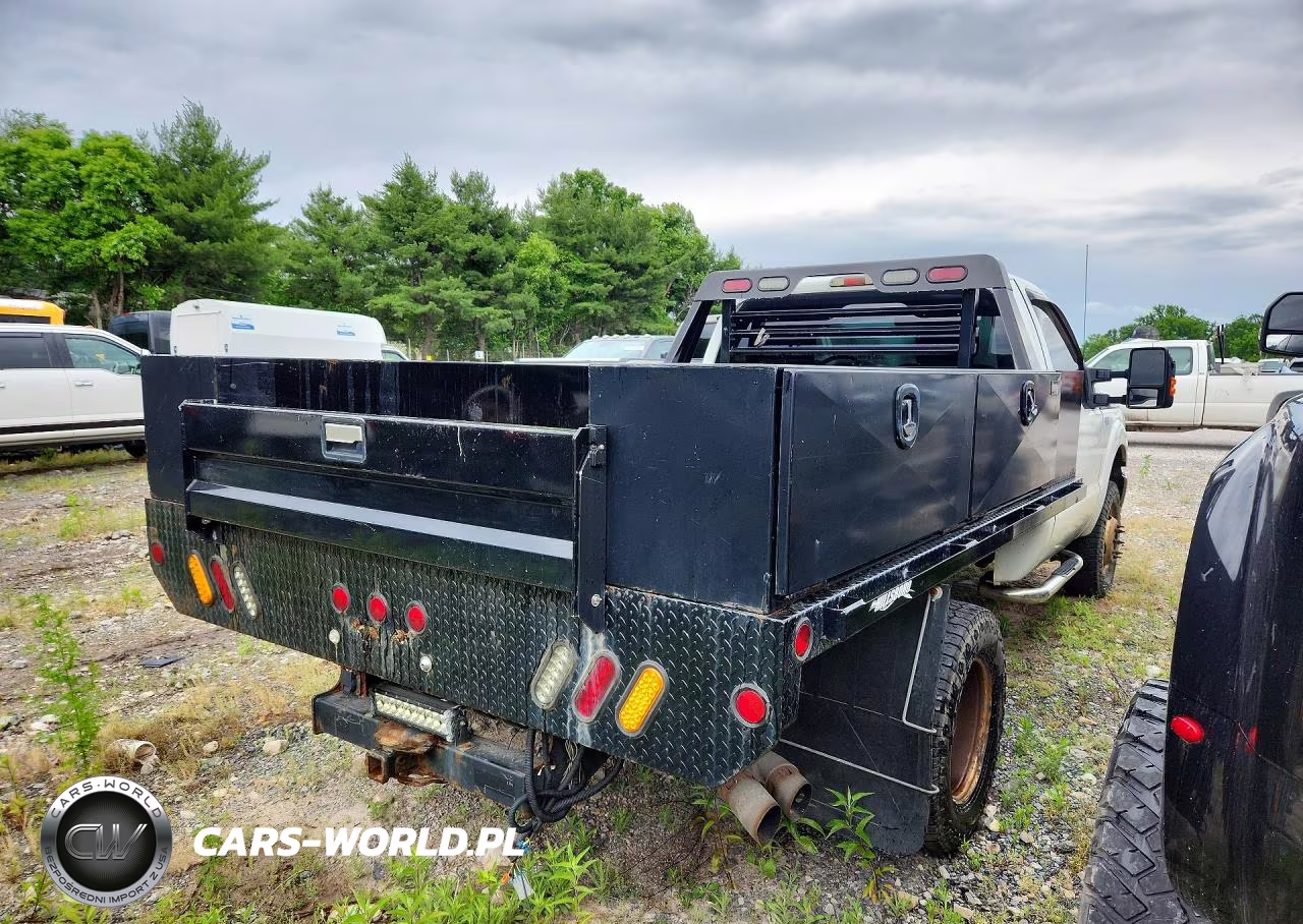 2011 Ford F350 Super Duty VIN:1FDRF3HT9BEB18121 - 3