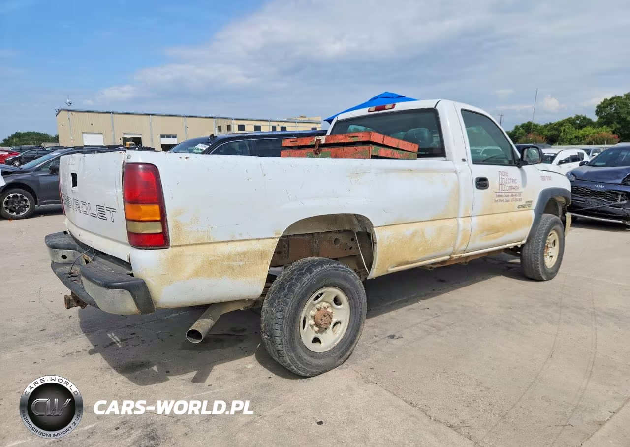 2002 Chevrolet Silverado C2500 Heavy Duty VIN:1GCHC24102E198867 - 3