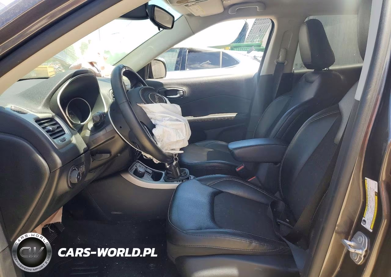 2018 Jeep Compass Latitude VIN:3C4NJDBB7JT201780 - 7