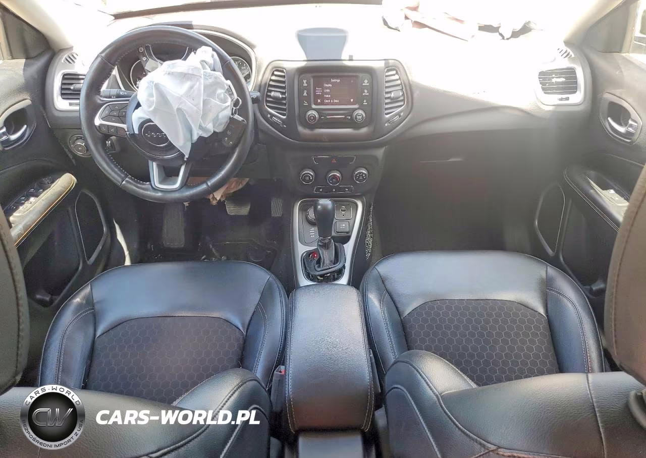 2018 Jeep Compass Latitude VIN:3C4NJDBB7JT201780 - 8