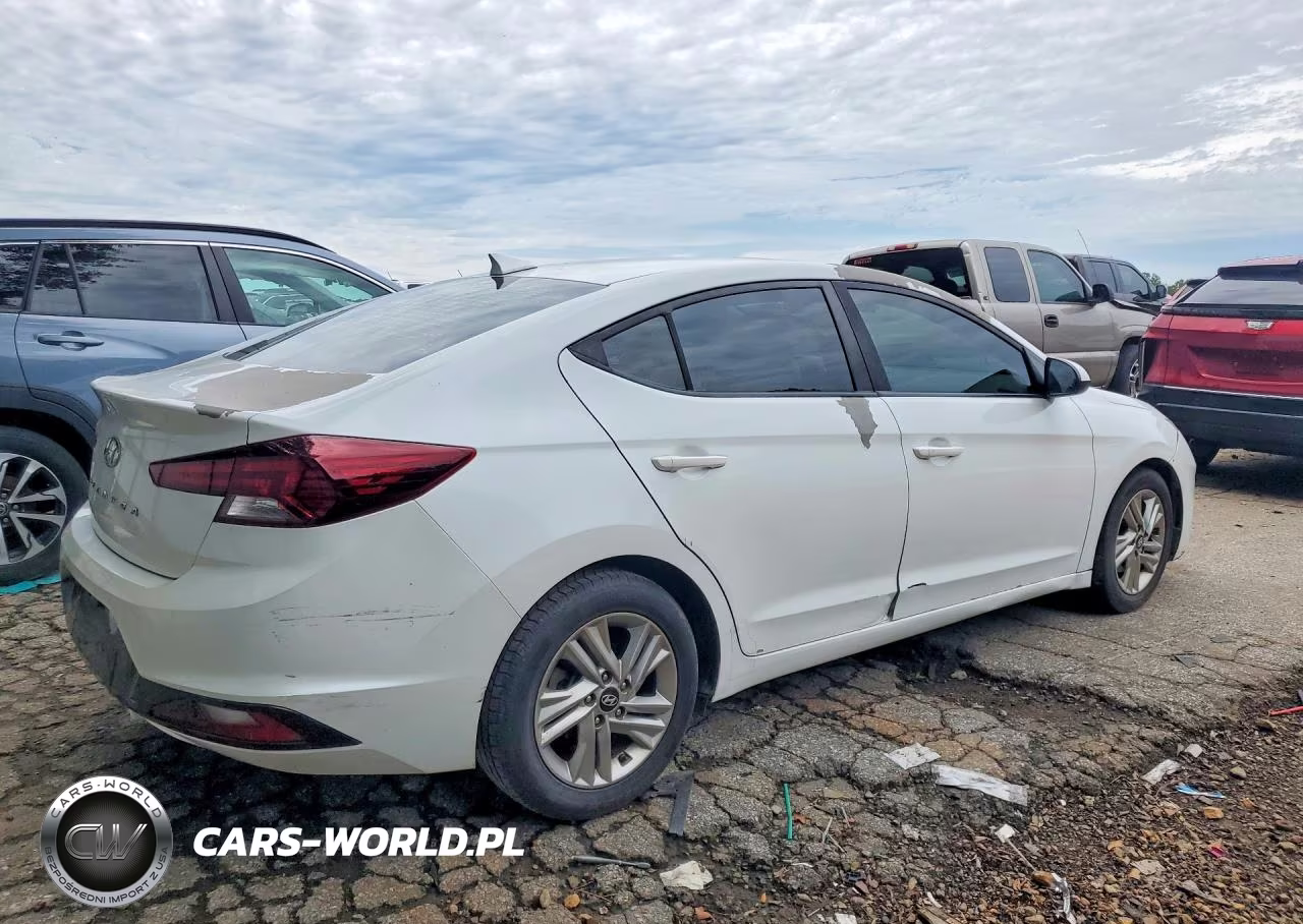 2019 Hyundai Elantra Sel VIN:5NPD84LF5KH416987 - 3