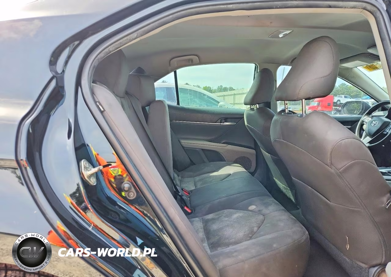 2019 Toyota Camry Le VIN:4T1B11HK8KU251468 - 10