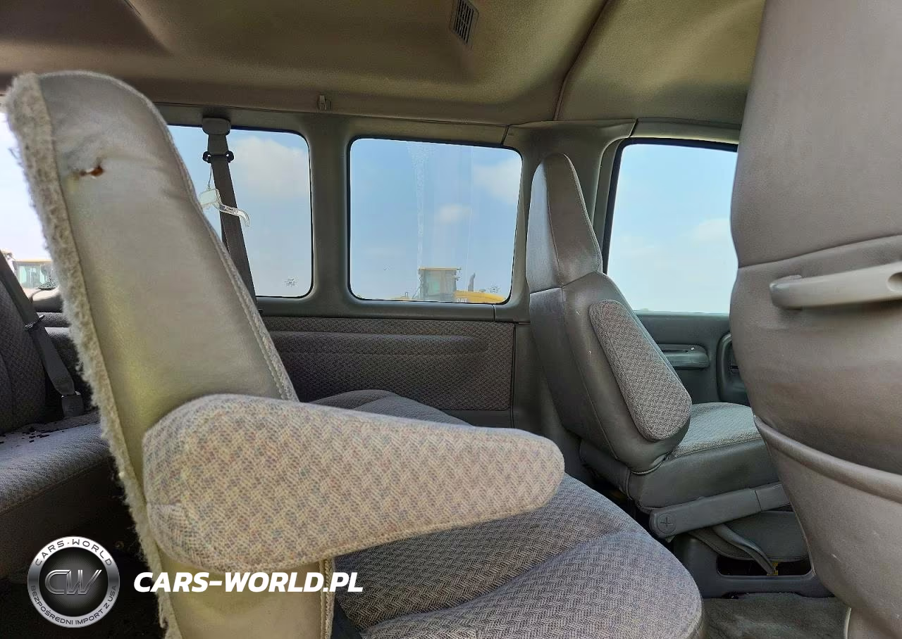 2000 Chevrolet Express G3500 VIN:1GAHG39R8Y1272022 - 11