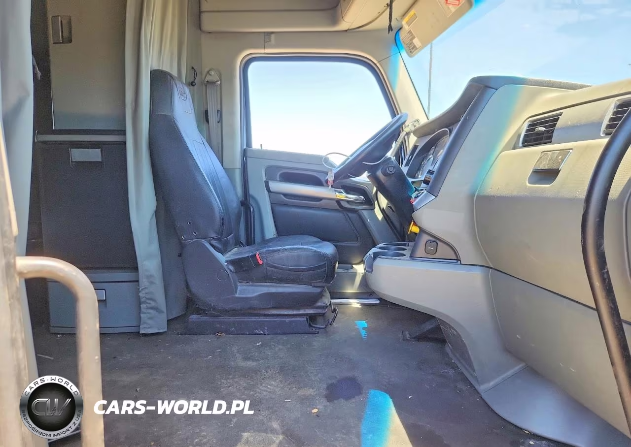 2020 Kenworth T680 Semi Truck VIN:1XKYDP9X3LJ411296 - 5