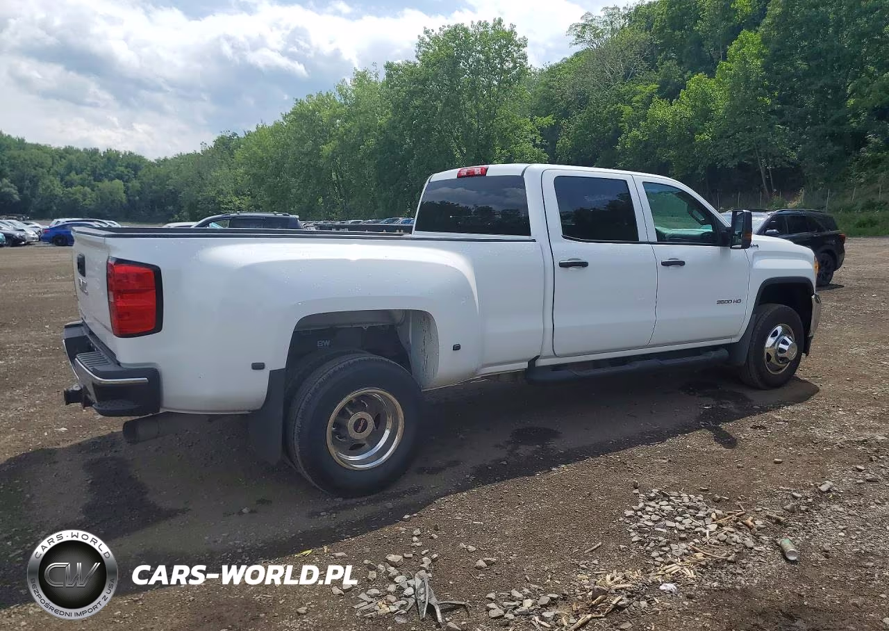 2018 GMC Sierra K3500 VIN:1GT42VCY2JF113134 - 3