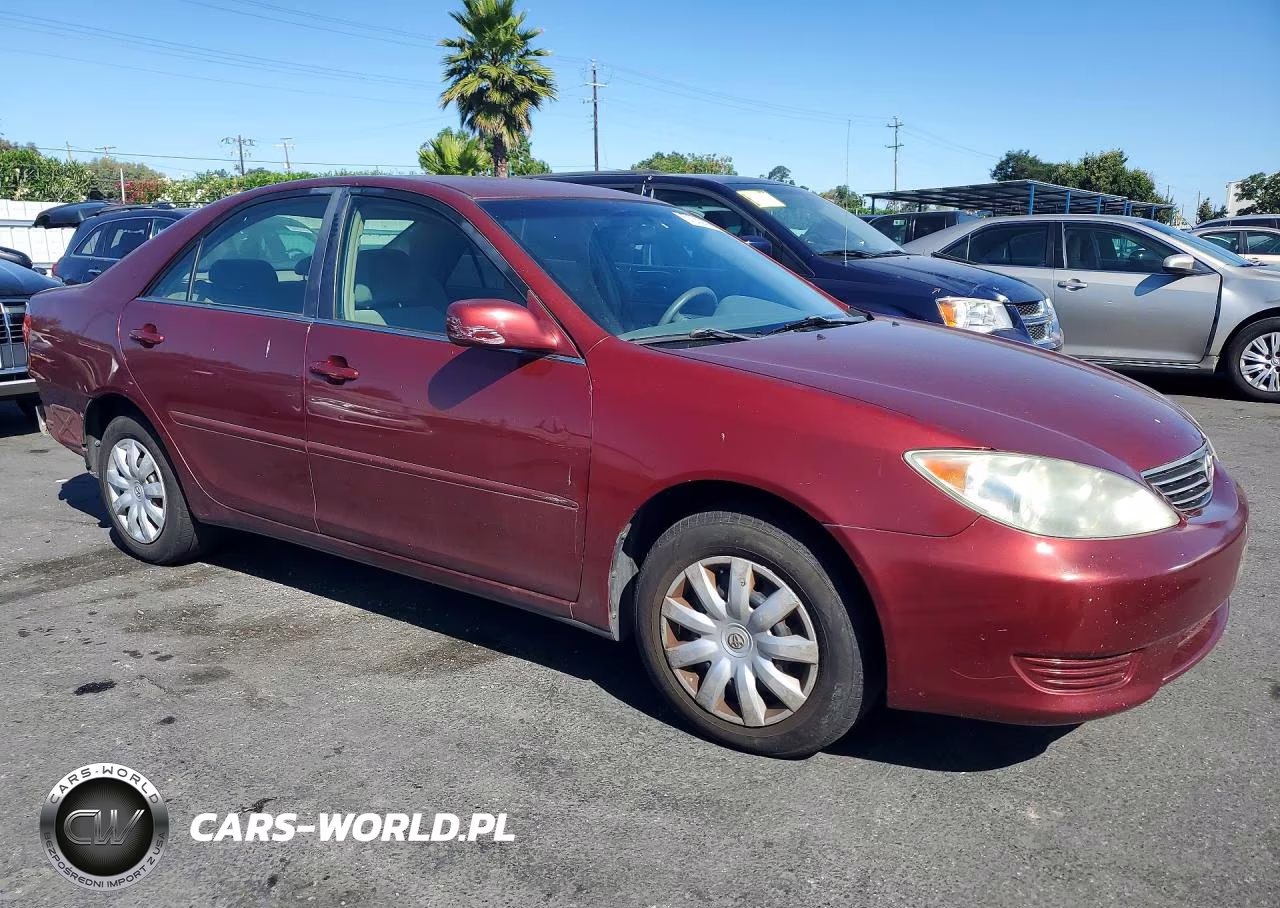 2005 Toyota Camry Le VIN:4T1BE30K35U081021 - 4