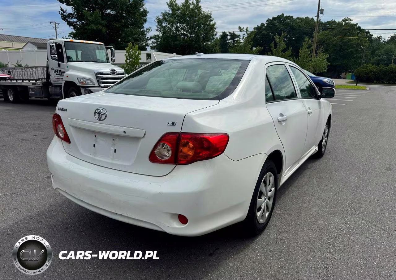 2010 Toyota Corolla Le VIN:JTDBU4EE0AJ075043 - 3