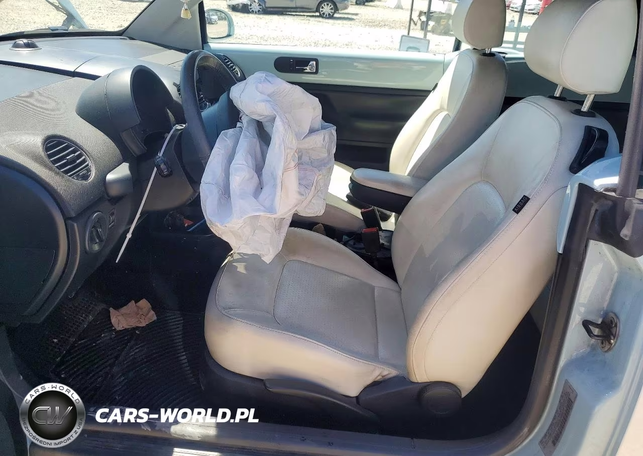 2010 Volkswagen New Beetle VIN:3VWRG3AL2AM008139 - 7
