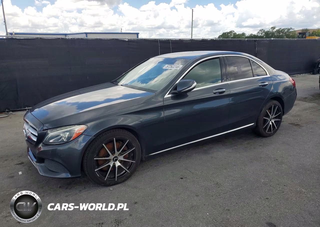 2015 Mercedes-Benz C 300 – zdjęcie 1 z 12