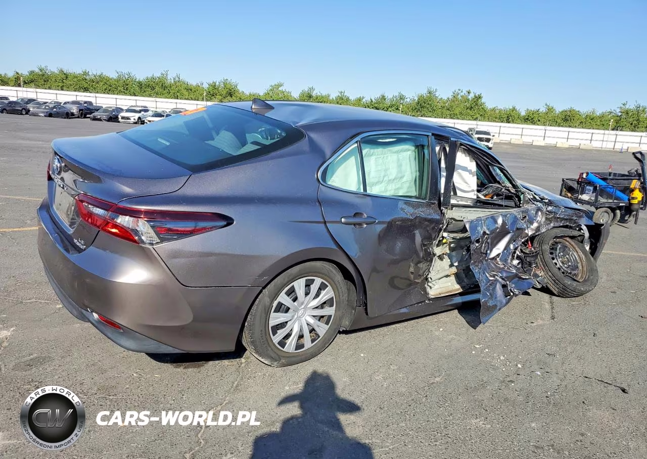 2021 Toyota Camry Le VIN:4T1C31AKXMU023015 - 3
