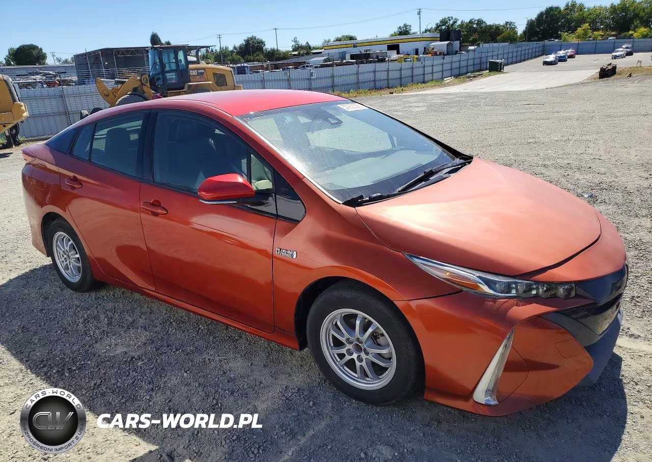 2017 Toyota Prius Prime Premium VIN:JTDKARFP7H3064223 - 4