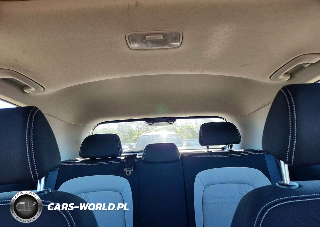 2022 Hyundai Venue Sel VIN:KMHRC8A30NU203651 - 10