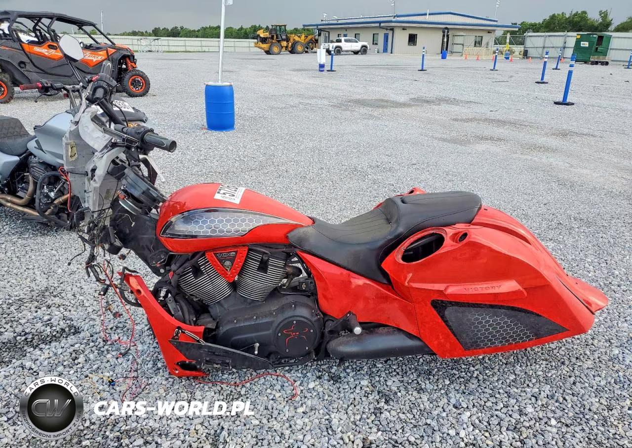 2015 Victory Motorcycles Cross Country 8-Ball VIN:5VPDA36N9F3045692 - 3
