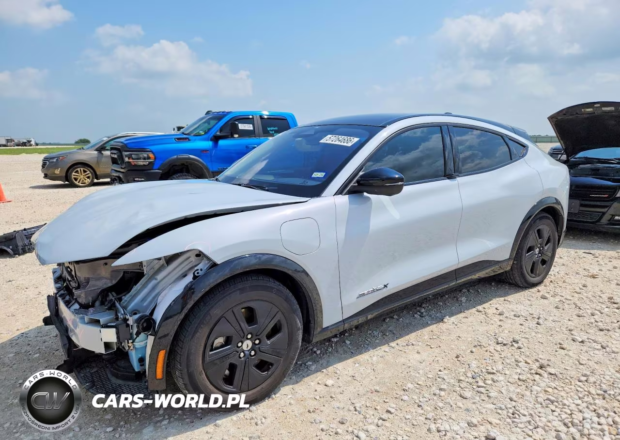 2023 Ford Mustang Mach-E California Route 1 – zdjęcie 1 z 13
