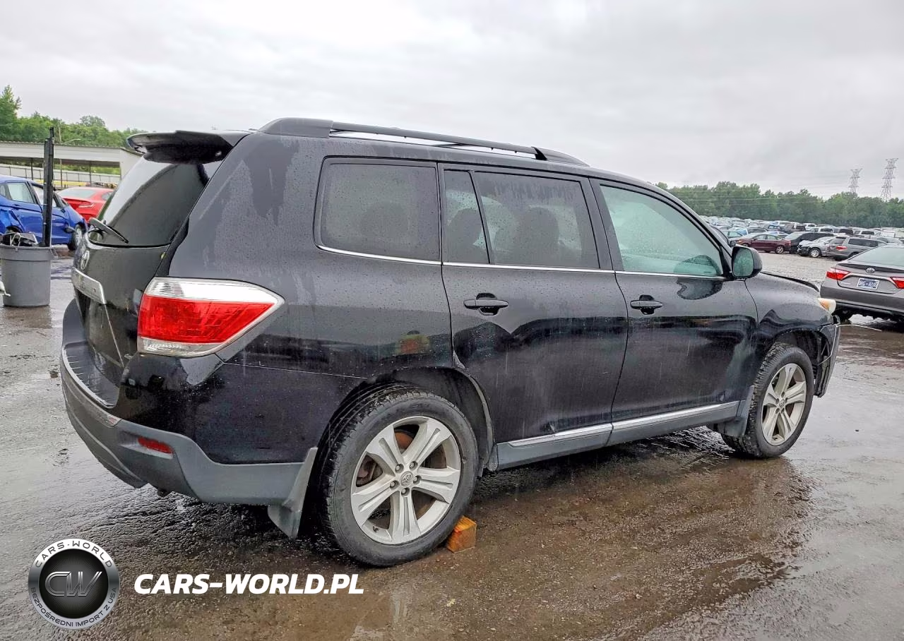 2013 Toyota Highlander Base VIN:5TDBK3EH8DS251113 - 3