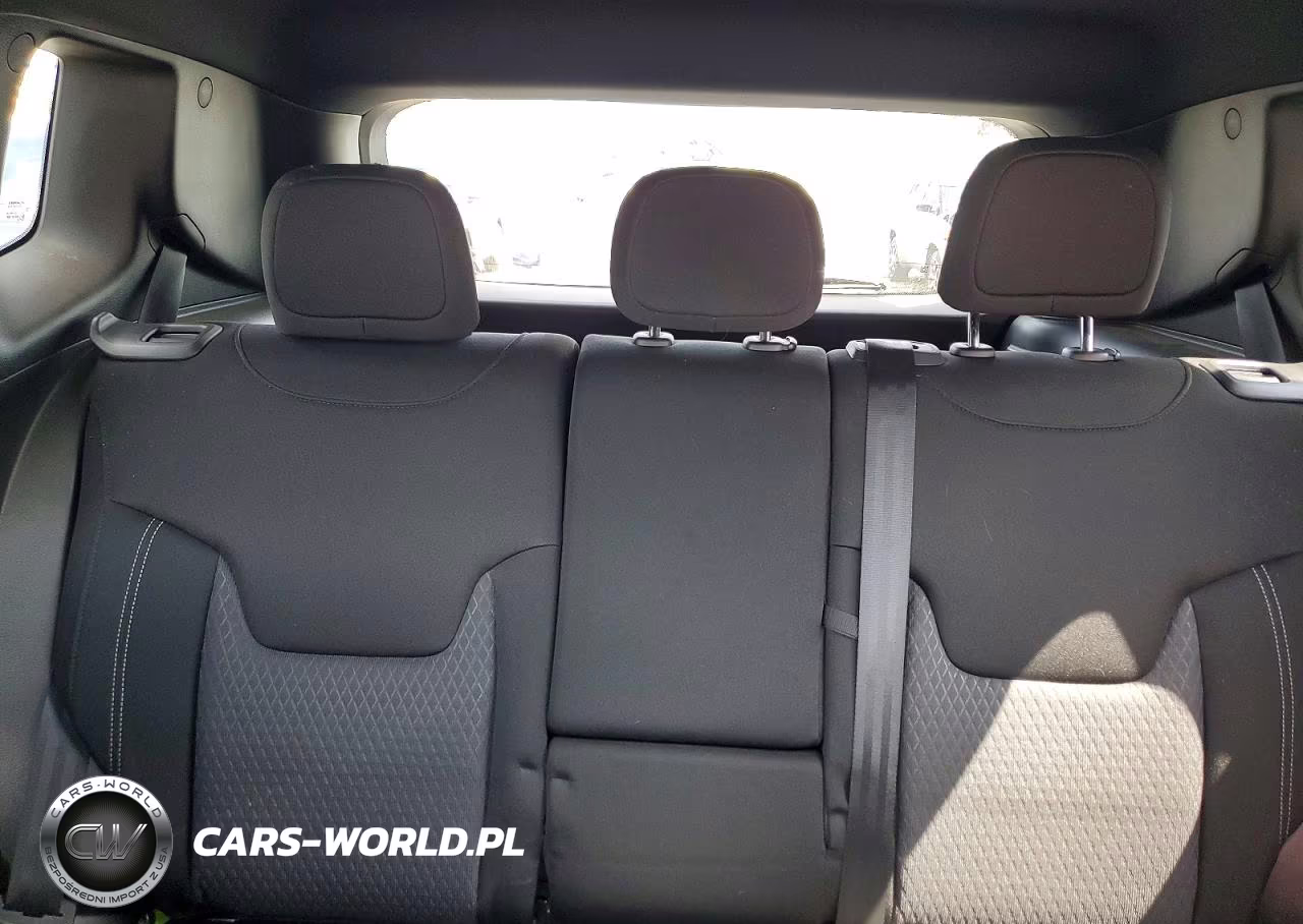 2021 Jeep Renegade Latitude VIN:ZACNJDBB6MPN28440 - 10